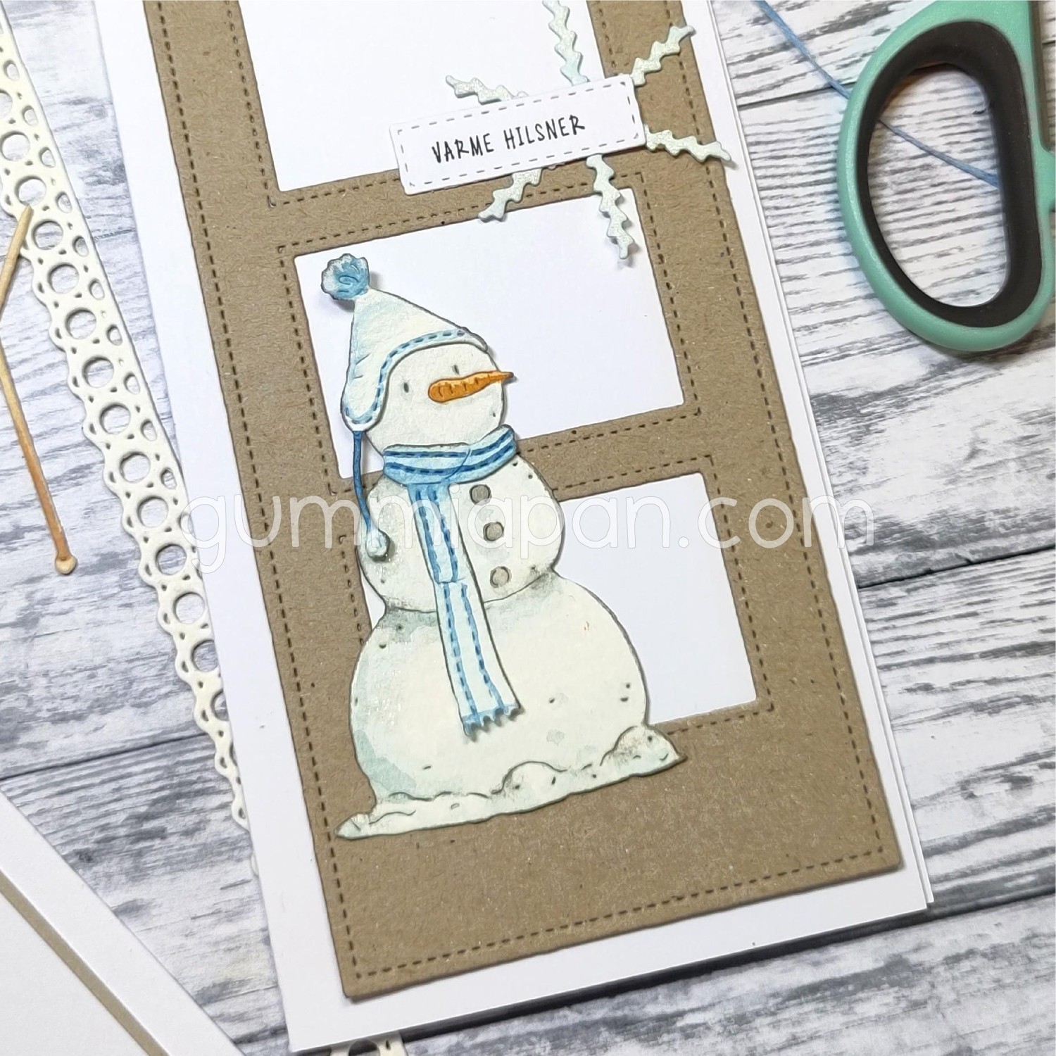 Gummiapan Die Snømann med Klær - Bilde 1