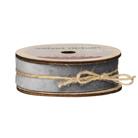 8350.jpg Fløyelsbånd 25mm Grått