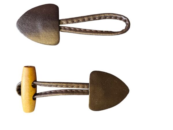 Knapp  2 hulls, Duffel knapp 40mm Brun