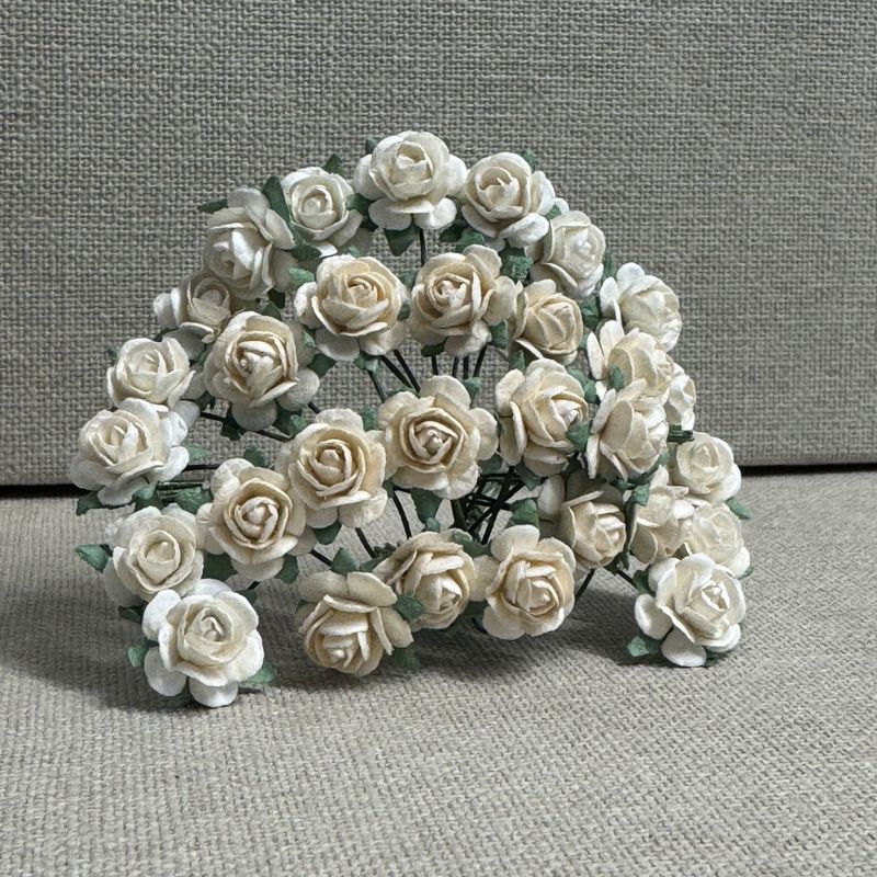 Papirdesign Roser 1,2 cm - Hvit og Krem - Bilde 1