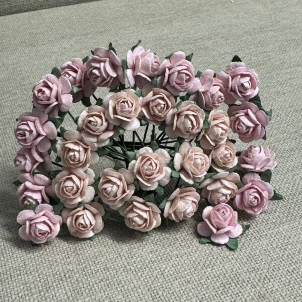 17700.jpg Papirdesign Roser 1,2 cm - lys varm Rosa