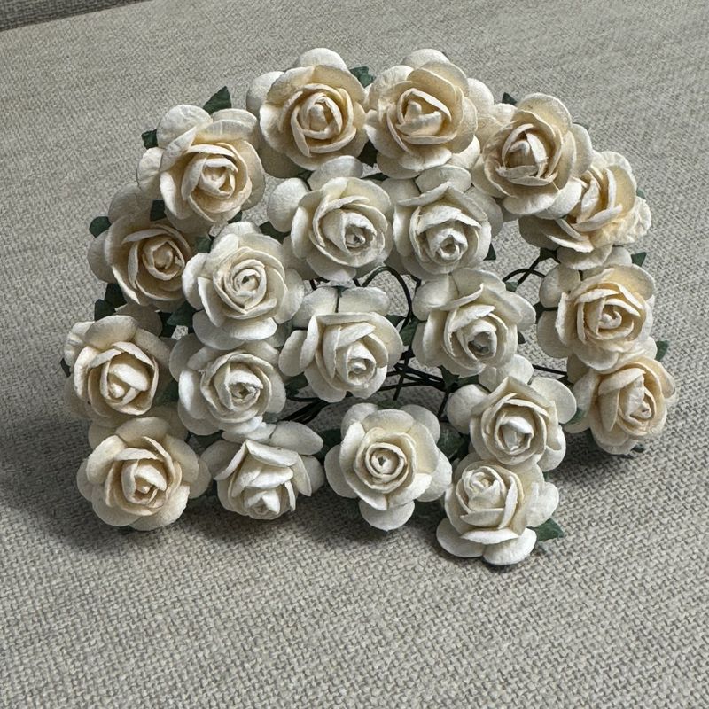 Papirdesign Roser 1,8 cm - Hvit - Bilde 1