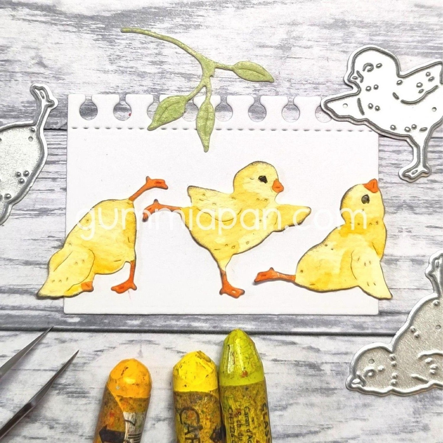 Gummiapan Dies Yoga Kyllinger - Bilde 1