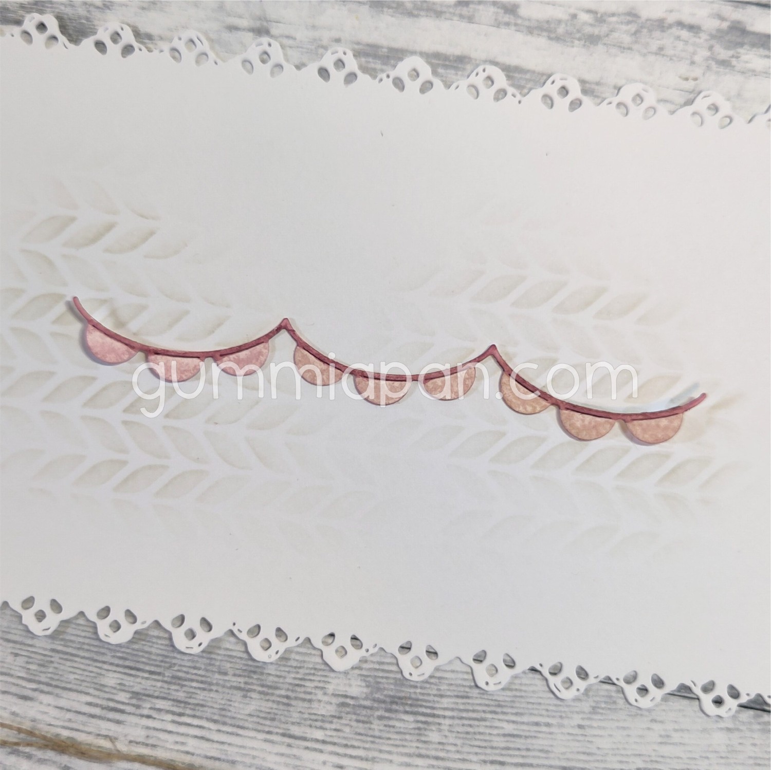 Gummiapan Dies Bølgete Banner - Bilde 1