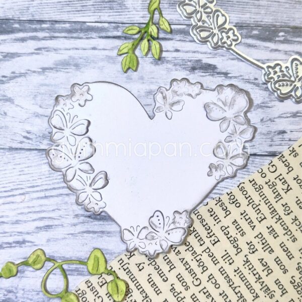 Gummiapan Dies Sommerfugl hjerte